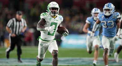 oregons-bucky-irving-tabbed-by-pff-as-one-of-the-nations-top-draft-eligible-running-backs