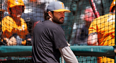 tennessee-head-baseball-coach-gives-assistant-ricky-martinez-player-jared-dicky-health-updates