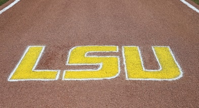 lsu-wins-third-consecutive-game-via-walk-off-with-taylor-pleasants-home-run