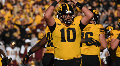 LOOK: Iowa Wearing Gold Jerseys Vs Minnesota - Go Iowa Awesome