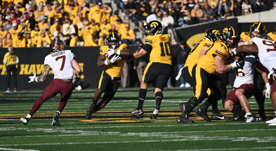 LOOK: Iowa Wearing Gold Jerseys Vs Minnesota - Go Iowa Awesome