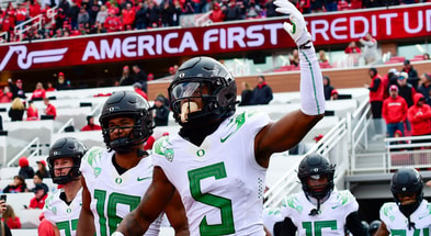 oregon-moves-up-in-ap-poll-coaches-poll-following-blowout-win-over-utah