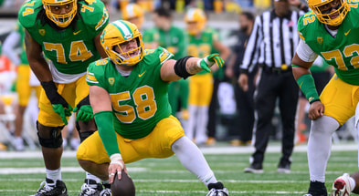 oregon-starting-center-jackson-powers-johnson-leaves-usc-game-with-apparent-injury