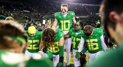 oregon-moves-up-in-ap-poll-coaches-poll-following-week-13-win