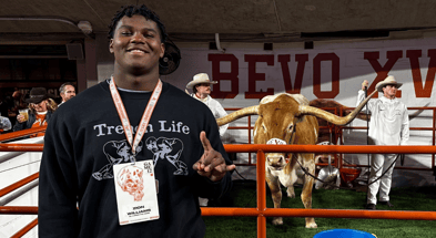 texas-longhorns-recruiting-intel-wr-returns-lb-target-and-top-2025-dl