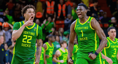 photo-gallery-oregon-captures-nail-biting-road-win-over-oregon-state