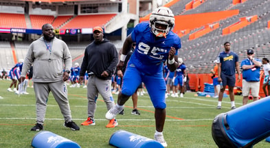 Florida Gators defensive lineman Jamari Lyons (95) participates in a drill during spring football practice at Steve Spurrier Field at Ben Hill Griffin Stadium in Gainesville, FL on Saturday, April 1, 2023. [Matt Pendleton/Gainesville Sun] Ncaa Football Florida Gators Spring Football Practice