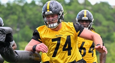 Former Hawkeye Logan Lee participates in a drill at Steelers training camp. (Photo by TAYLOR OLLASON / STEELERS)