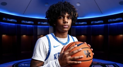 kentucky-strong-push-acaden-lewis-full-staff-visiting