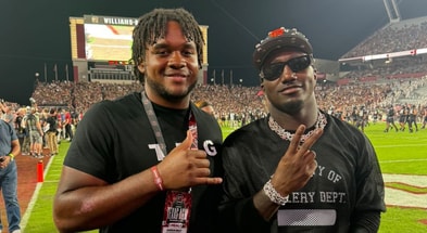 South Carolina football recruiting target Darius Gray pictured with Gamecock legend Deebo Samuel. Photo credit: Darius Gray | @dariusgrayy_ on Twitter/X