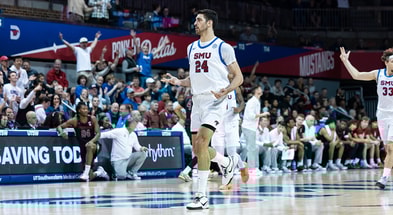samet-yigitoglu-injury-update-smu-big-man-exits-syracuse-game-with-shoulder-injury