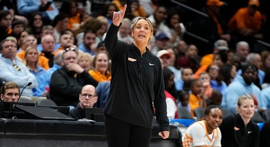 Kim Caldwell, Tennessee Basketball | Adam Cairns/Columbus Dispatch / USA TODAY NETWORK via Imagn Images