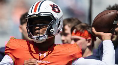 Auburn QB Deuce Knight
