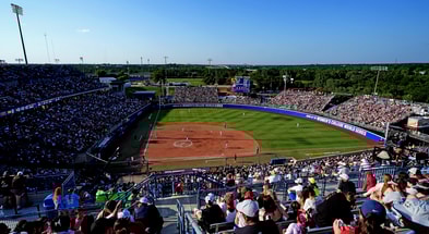 Women's College Softball World Series | SARAH PHIPPS/THE OKLAHOMAN / USA TODAY NETWORK via Imagn Images