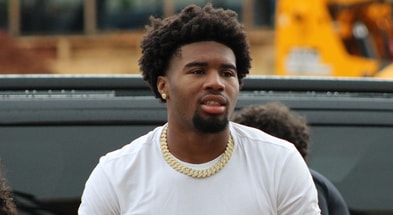 Jaden O'Neal arriving at Florida State for his official visit (Matt LaSerre/Warchant)