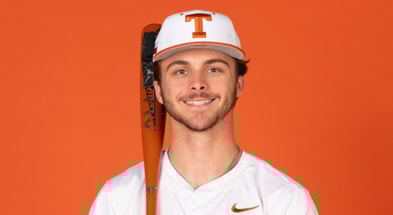 Seton-Hall-OF Aiden-Robbins-commits-to-Texas-out-of-NCAA-transfer-portal