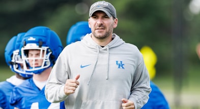 Kentucky tight ends coach Derek Shay, via Photo by Jacob Noger | UK Football
