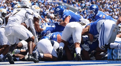 Zach Calzada rushes for touchdown behind Kentucky offensive line (Photo via Dr. Michael Huang, Kentucky Sports Radio)