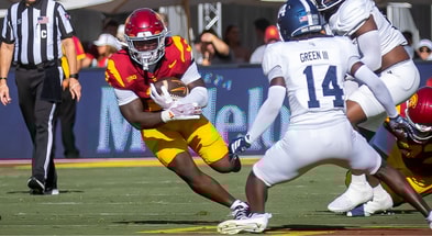 USC running back Waymond Jordan carries the ball against Georgia Southern