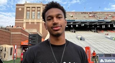Cameron Holmes Illinois visit