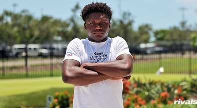 ole-miss-bringing-in-5-star-wr-for-another-visit-to-oxford