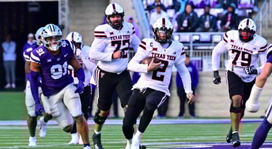 Behren Morton scrambles vs Kansas State