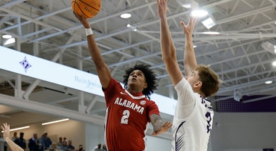 Alabama guard Aden Holloway