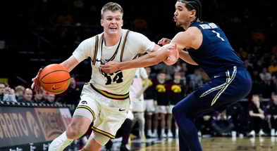 The Hawkeyes defeated Xavier on Friday night. (Photo by Julia Hansen/Iowa City Press-Citizen)