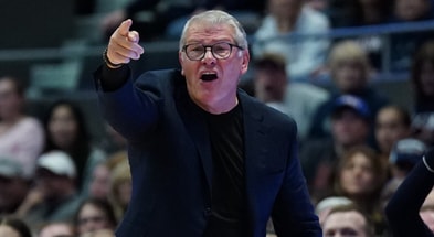 UConn HC Geno Auriemma versus Ohio State 2025
