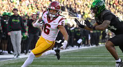 USC Trojans wide receiver Makai Lemon (6) catches a pass for a touch down during the first half against the Oregon Ducks at Autzen Stadium