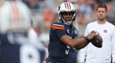 Auburn QB Deuce Knight