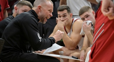 Nov 26, 2025; Louisville, Kentucky, USA; Louisville Cardinals head coach Pat Kelsey gives instructions in a time out during the second half against the NJIT Highlanders at KFC Yum! Center. Louisville defeated New Jersey Tech 104-47. Mandatory Credit: Jamie Rhodes-Imagn Images