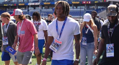 coachs-take-deuce-gilbert-brings-play-making-to-smu-db-room