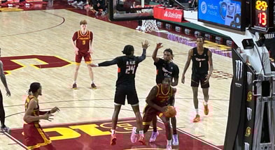 USC forward Ezra Ausar