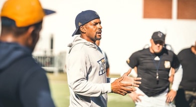 Georgia Tech assistant Kerry Dixon II