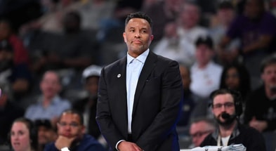Georgia Tech head coach Damon Stoudamire