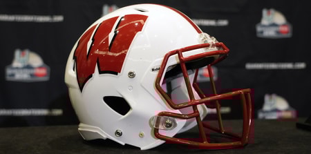 wisconsin-db-ricardo-hallman-announces-decision-to-return-to-badgers-for-2024-season