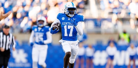 Nov 16, 2024; Lexington, Kentucky, USA; Kentucky Wildcats wide receiver Hardley Gilmore IV (17) carries the ball during the second quarter against the Murray State Racers at Kroger Field. Mandatory Credit: Jordan Prather-Imagn Images