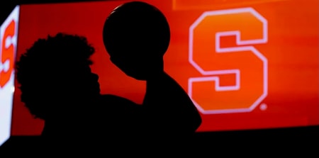 SYRACUSE, NY - December 02, 2025 - Guard Ja’Kobi Gillespie #0 of the Tennessee Volunteers during the game between the Syracuse Orange and the Tennessee Volunteers at JMA Wireless Dome in Syracuse, NY. Photo By Andrew Ferguson/Tennessee Athletics