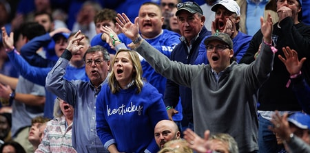 Kentucky fans boo Mark Pope against Gonzaga