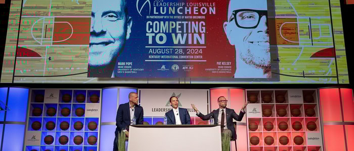Louisville basketball coach Pat Kelsey, right, talks with Louisville Mayor Craig Greenberg and Kentucky basketball coach Mark Pope at the 2024 Leadership Louisville Luncheon at the Kentucky International Convention Center in downtown Louisville on Wednesday, August 28, 2024.  (© Jeff Faughender/Courier Journal & USA Today Network / USA TODAY NETWORK)