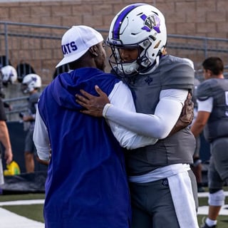 2029 Willis (TX) QB Linc Frazier and his dad, Derrick Frazier (Framed_byt on Instagram))
