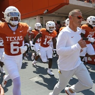 2026-09-05T225627Z_1909906405_MT1USATODAY29750871_RTRMADP_3_NCAA-FOOTBALL-TEXAS-STATE-AT-TEXAS (1)