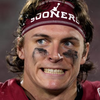 2026-09-20T035157Z_64597780_MT1USATODAY29869076_RTRMADP_3_OKLAHOMA-SOONERS-QUARTERBACK-JOHN-MATEER-10-IS-INTERVIEWED