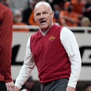 2026-02-01T232328Z_367785942_MT1USATODAY28137052_RTRMADP_3_IOWA-STATE-COACH-KEVIN-DRESSER-GESTURES-DURING-A-COLLEGE (1)