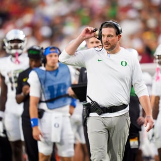 Oregon head coach Dan Lanning walks the sideline as the Oregon Ducks face the USC Trojans on Sept. 26, 2026, at Los Angeles