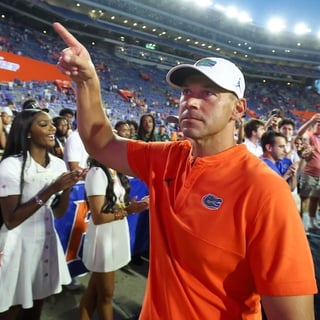 2026-09-27T014458Z_1901897150_MT1USATODAY29927728_RTRMADP_3_FLORIDA-HEAD-COACH-JON-SUMRALL-REACTS-TO-FANS-AFTER-FLORIDA (1)