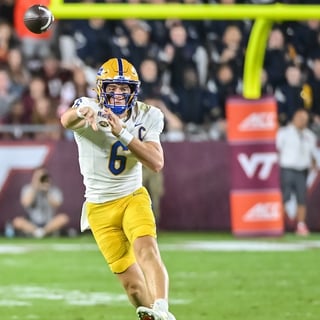 2026-10-03T035458Z_1942798323_MT1USATODAY29980737_RTRMADP_3_NCAA-FOOTBALL-PITTSBURGH-AT-VIRGINIA-TECH (1)