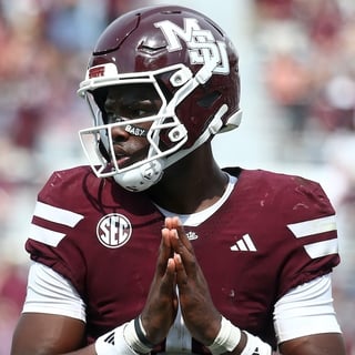 2026-10-06T083935Z_1776611646_MT1USATODAY30010403_RTRMADP_3_NCAA-FOOTBALL-ALABAMA-AT-MISSISSIPPI-STATE (1)