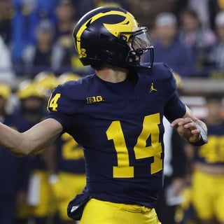 2026-09-19T234353Z_1917364565_MT1USATODAY29864212_RTRMADP_3_NCAA-FOOTBALL-TEXAS-EL-PASO-AT-MICHIGAN (1)